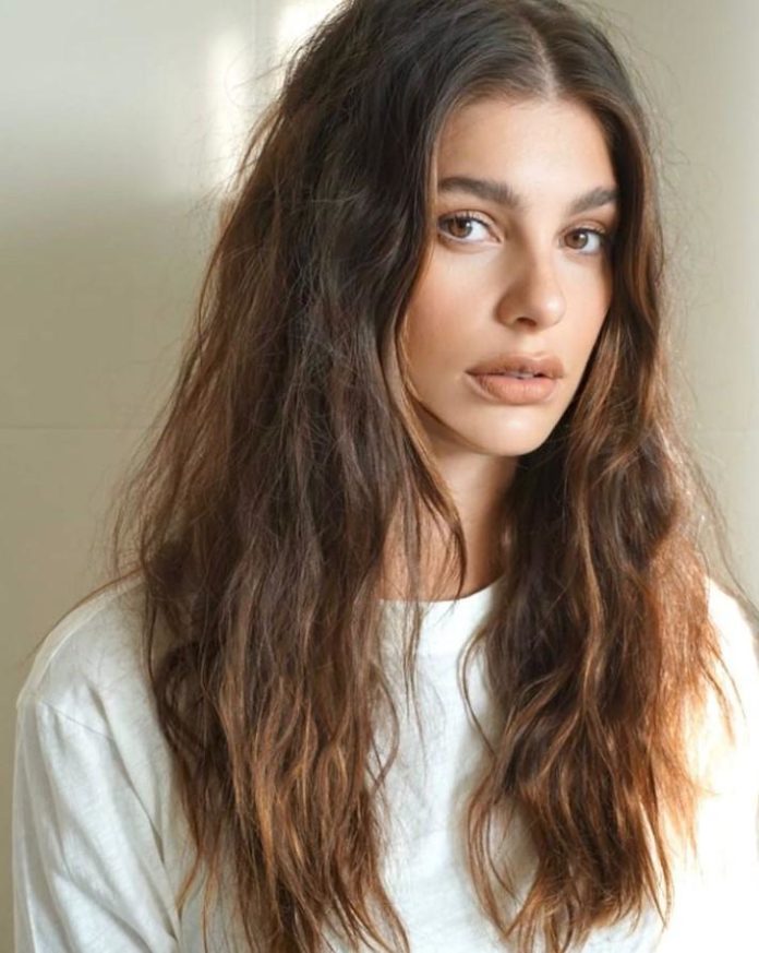Effortless Bed-Head Chic: The Return of Casual Elegance