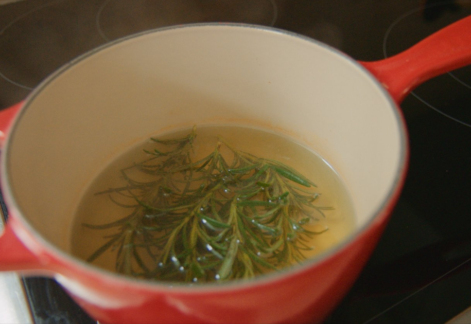 How to make rosemary water for hair?